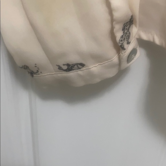 ♦️SOLD♦️SOLD♦️Print Button front shirt - Picture 8 of 8